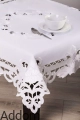 kwadratowy-bialy-obrus-z-haftem-Richelieu.webp